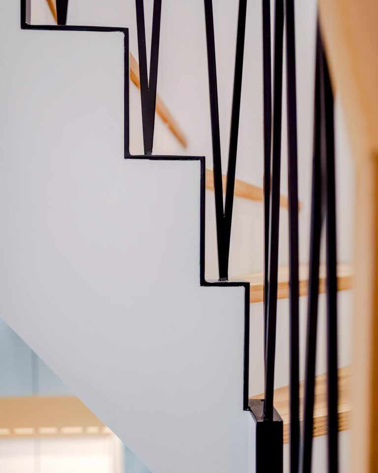 Instagram post from agence.beutter. This post is in position 2.