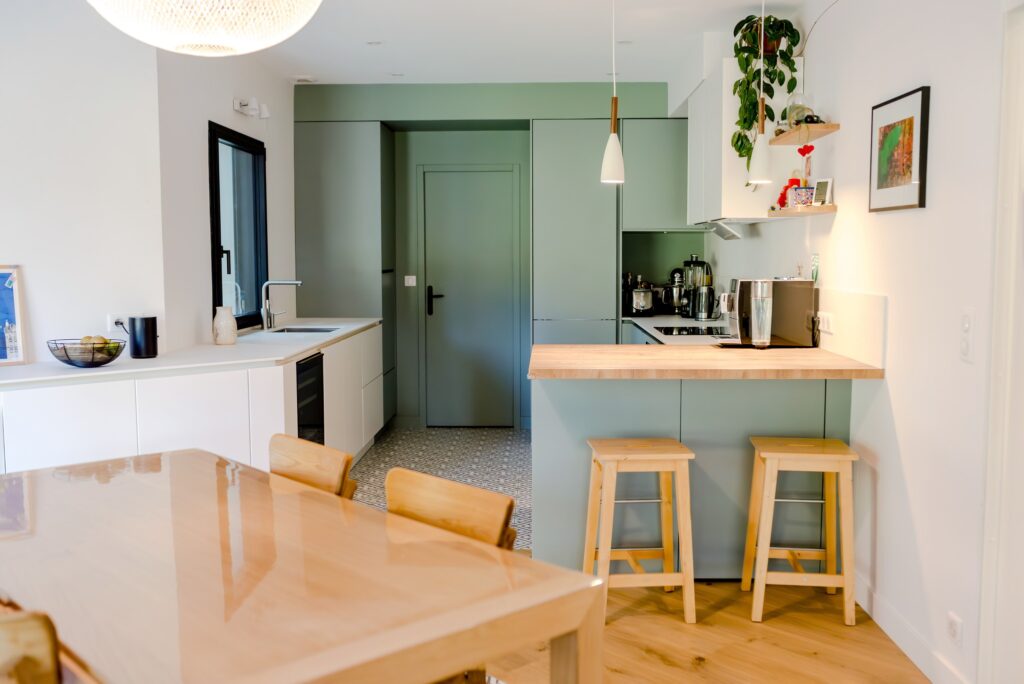 Instagram post from agence.beutter. This post is in position 0.