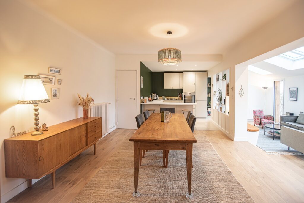 Instagram post from agence.beutter. This post is in position 2.