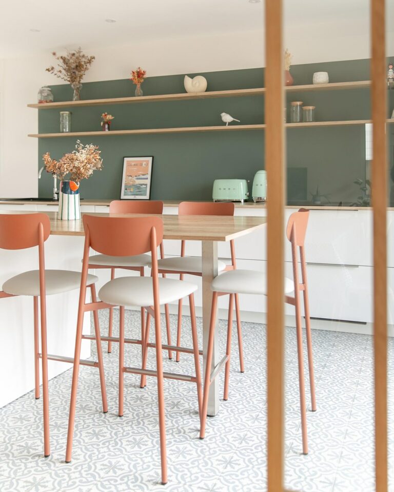 Instagram post from agence.beutter. This post is in position 1.