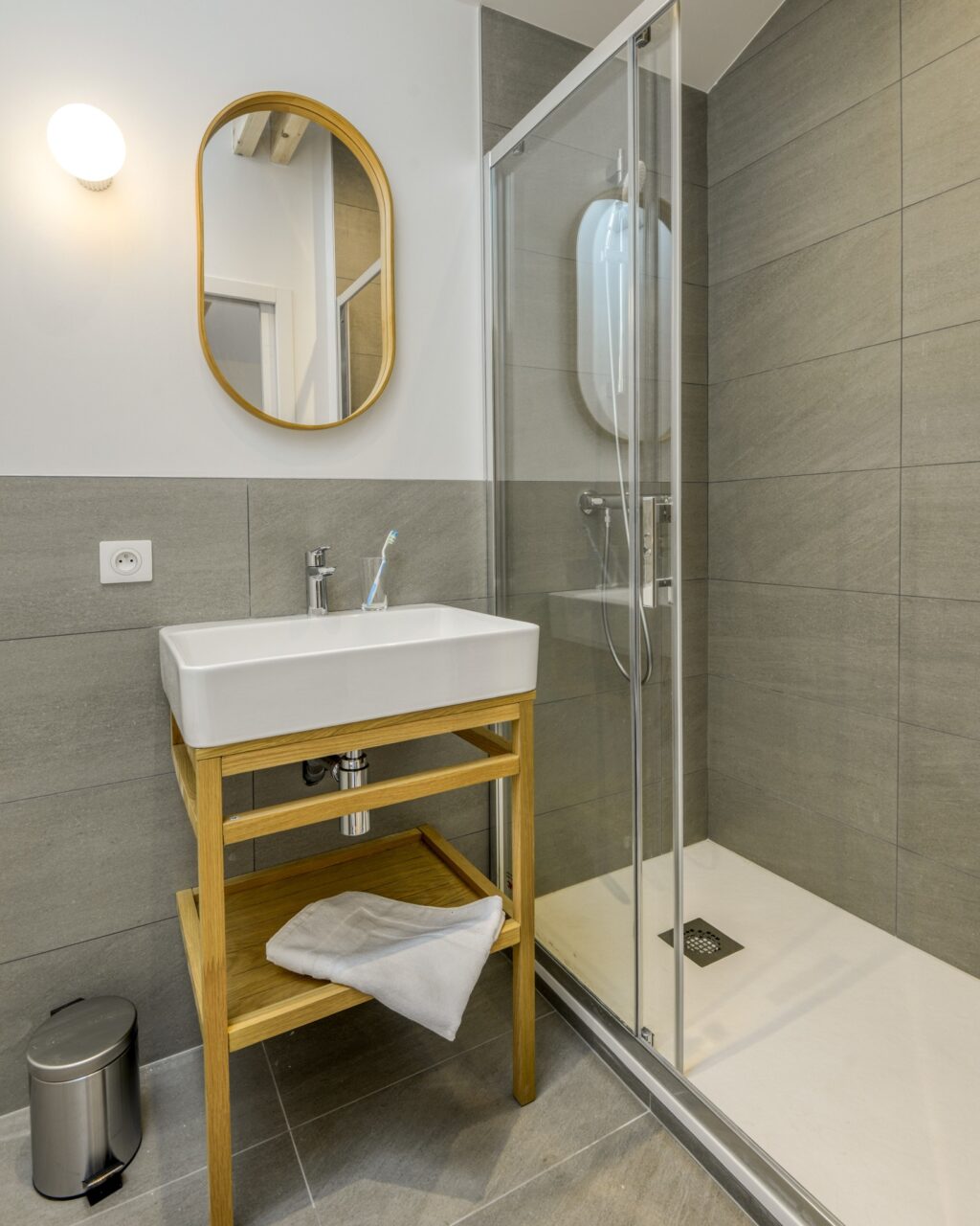 Instagram post from agence.beutter. This post is in position 1.