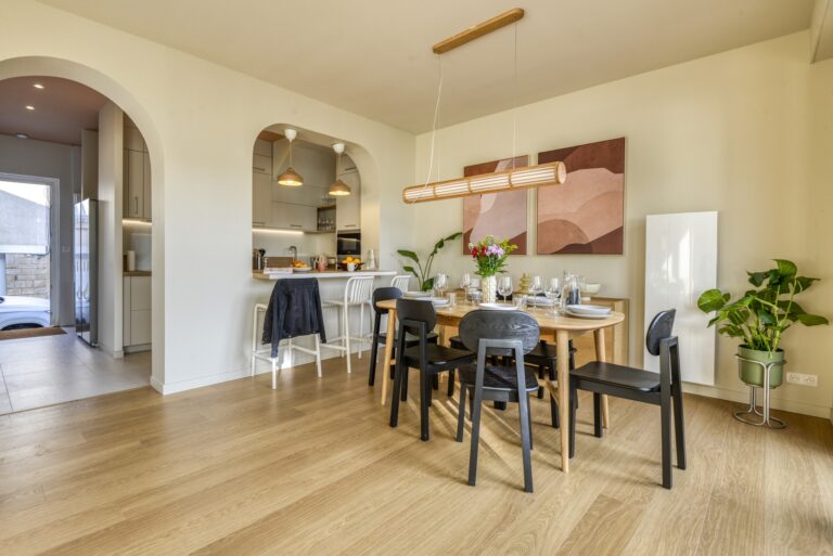 Instagram post from agence.beutter. This post is in position 2.