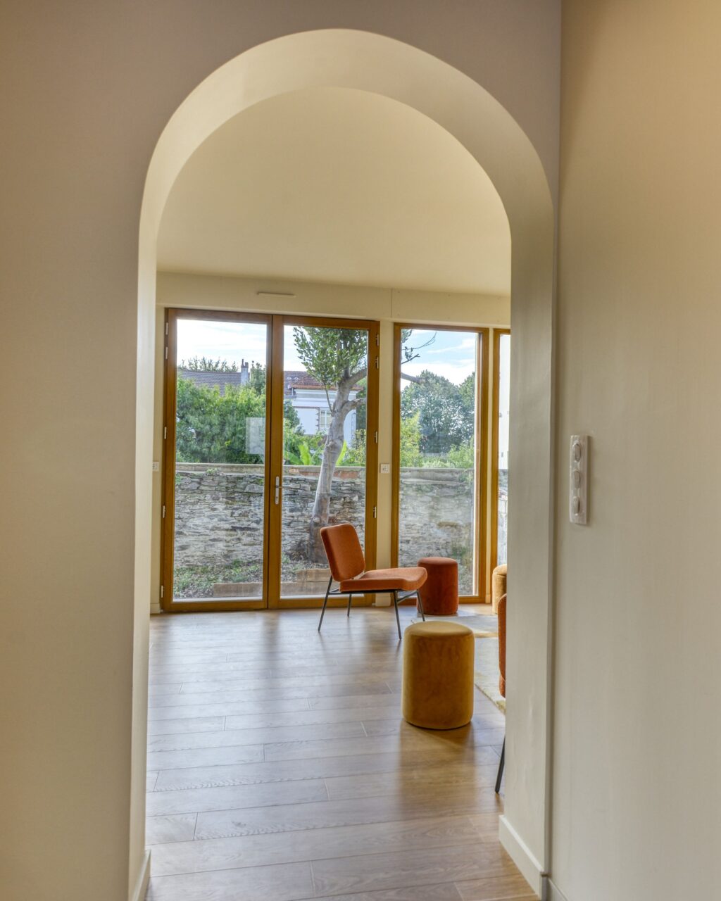 Instagram post from agence.beutter. This post is in position 4.